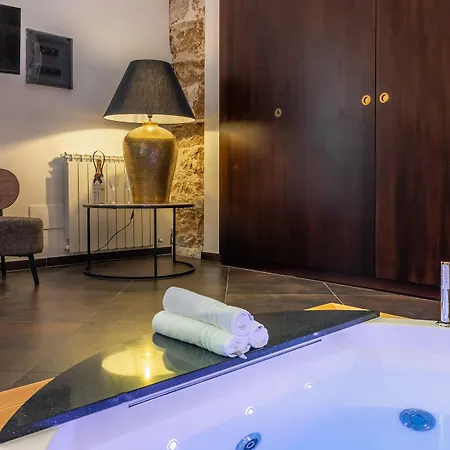 Garibaldi Maison De Charme Bed & Breakfast Avola